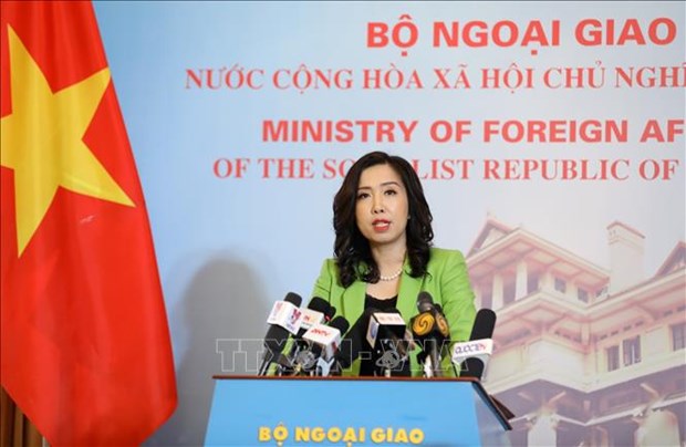 外交部例行记者会：要求中国尊重越南在东海上的主权 hinh anh 1