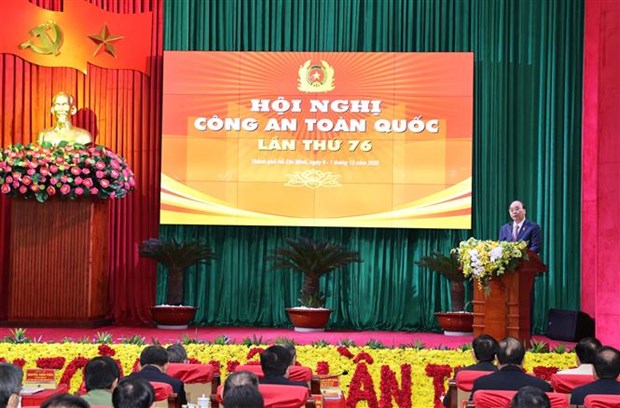 越南政府总理阮春福出席第76次全国公安会议开幕式 hinh anh 1