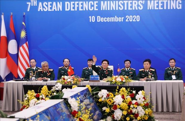 ASEAN 2020: 东盟防长扩大会视频会议通过关于战略安全愿景联合宣言 hinh anh 1