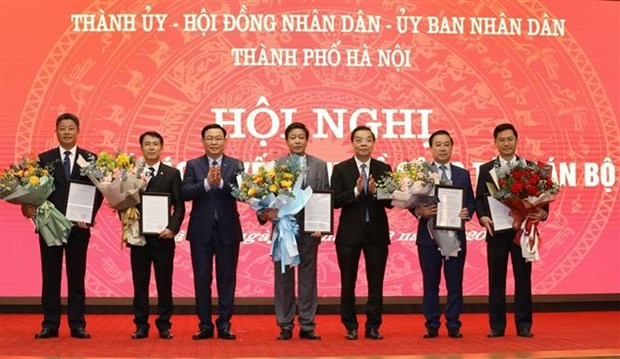 越南政府总理批准五省人民委员会主席等职务选举结果 hinh anh 2
