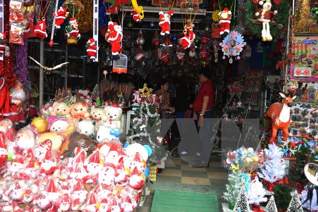 圣诞来临 岘港市圣诞装饰畅销 hinh anh 2