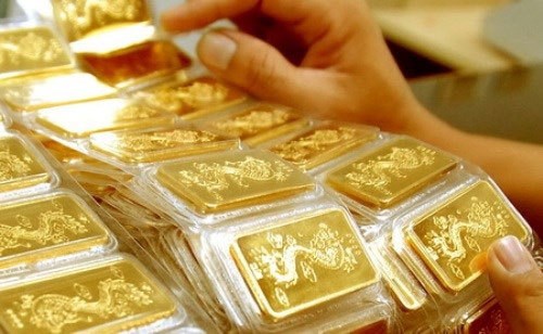 25日越南国内市场黄金价格每两接近5600万越盾 hinh anh 1