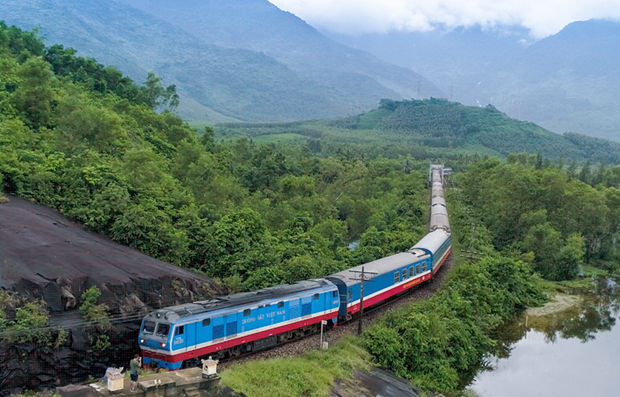 越南铁路在2021年1月内把火车票价下降一半 hinh anh 1