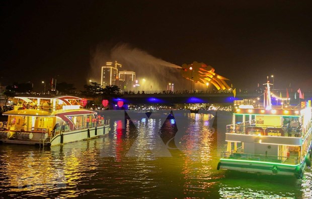 岘港市韩江夜游旅游线路重启 游客可以免费游览 hinh anh 1