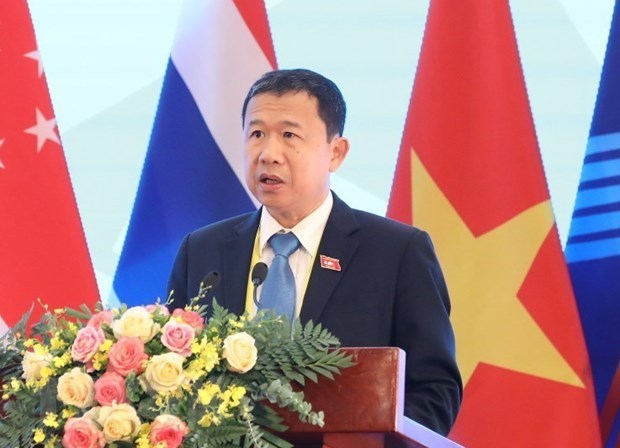 越南出席法语国家议会联盟委员会会议 hinh anh 1