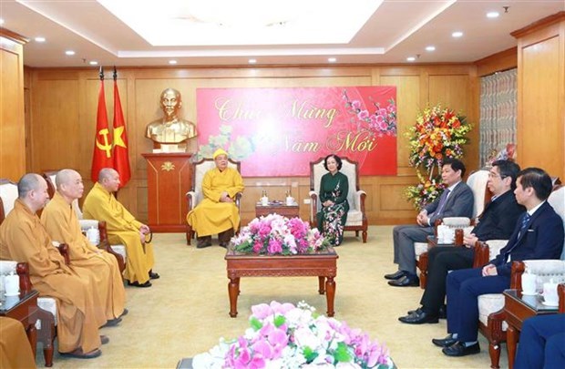 中央民运部部长张氏梅会见越南佛教协会和天主教团结委员会代表团 hinh anh 1