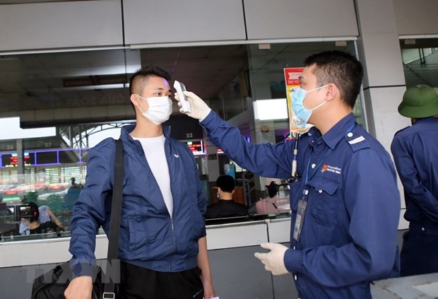 越南交通运输部长呼吁全民做好驾车安全出行和疫情防控两手抓 hinh anh 1
