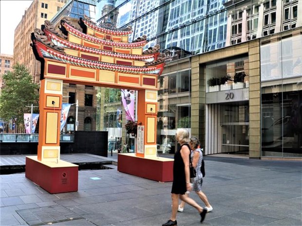 在悉尼中心设立的越南传统牌楼令人印象深刻 hinh anh 1