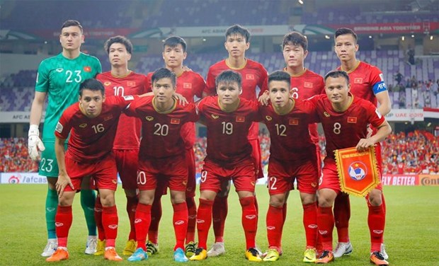 越南男子足球队稳居世界前100名 hinh anh 1