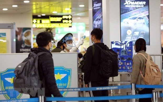 越南拒绝承载违规防疫规定的乘客 hinh anh 1