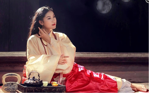 越南女演员黄凤在2021年巴黎国际电影节上斩获“最佳国际演员奖” hinh anh 1