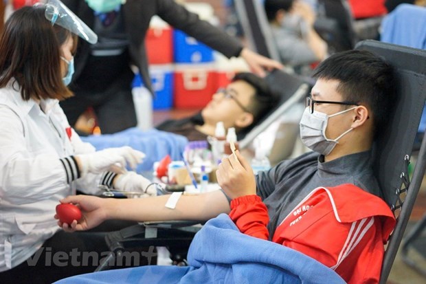 第十四次春红献血节开幕 预计采血量达4000单位 hinh anh 1