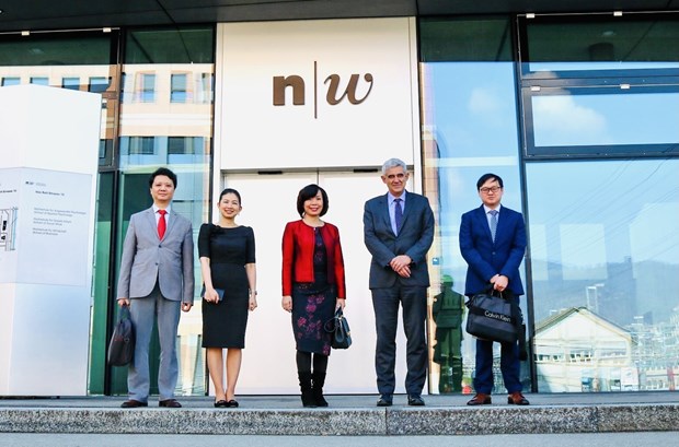 越南驻瑞士大使馆与瑞士西北应用科学与艺术大学加强合作关系 hinh anh 1