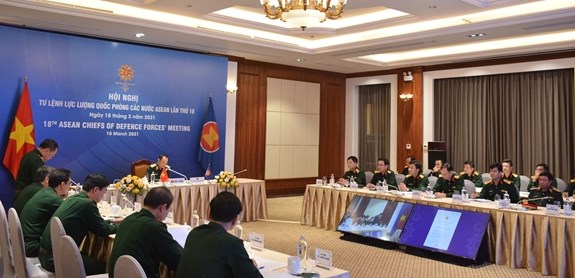 越南参加第18届东盟国防力量司令会议 hinh anh 2
