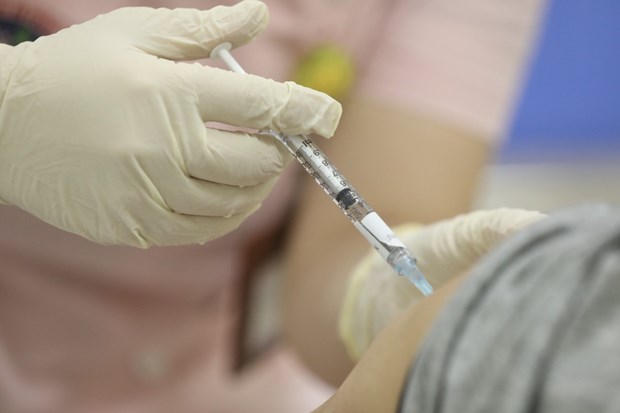 新冠肺炎疫情：越南新冠疫苗接种人数累计45140人 hinh anh 1
