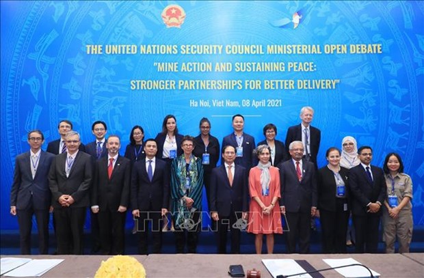 越南与联合国安理会：加强在处理遗留炸弹后果的国际合作 hinh anh 2