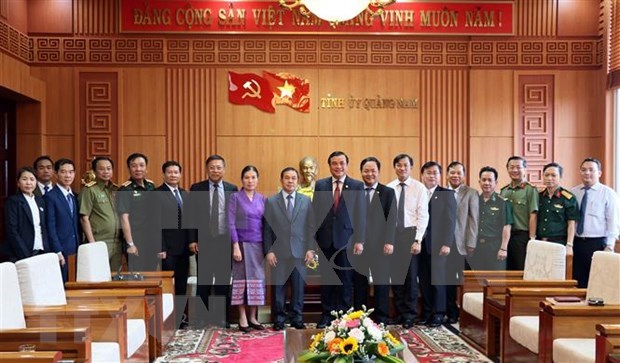 促进越南中部各省与老挝南部各省的货物贸易 hinh anh 1