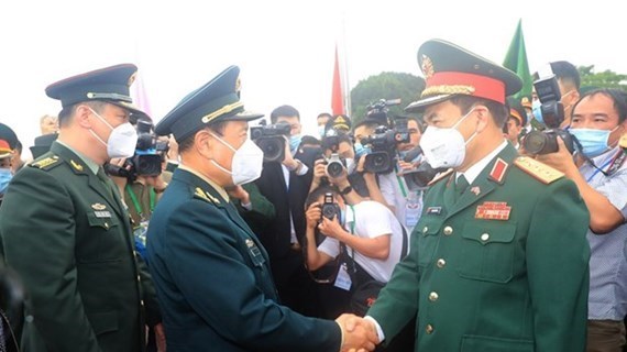 越中第六次边境国防友好交流活动：建设和维护和平、稳定和合作与发展的共同边界线 hinh anh 1