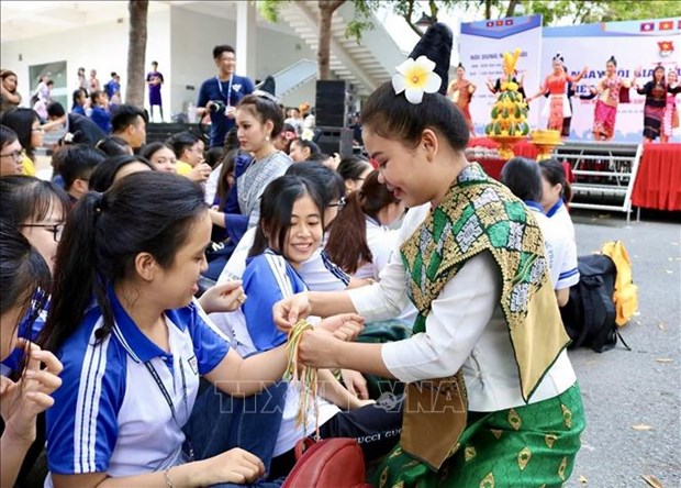 越老柬三国文化交流活动在胡志明市举行 hinh anh 1