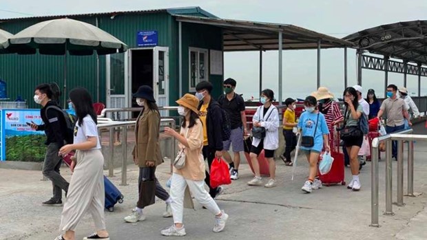 4•30和5•1假期广宁省接待游客量达近30万人次 hinh anh 1