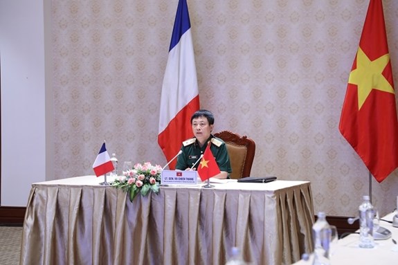 越南与法国加强双边防务合作 hinh anh 1