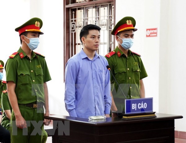 越南和平省对“传谣破坏国家”两名分子判处有期徒刑16年 hinh anh 1