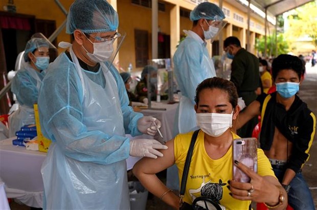 老挝新冠肺炎疫情形势持续恶化 柬埔寨新增确诊病例仍在较高水平 hinh anh 1