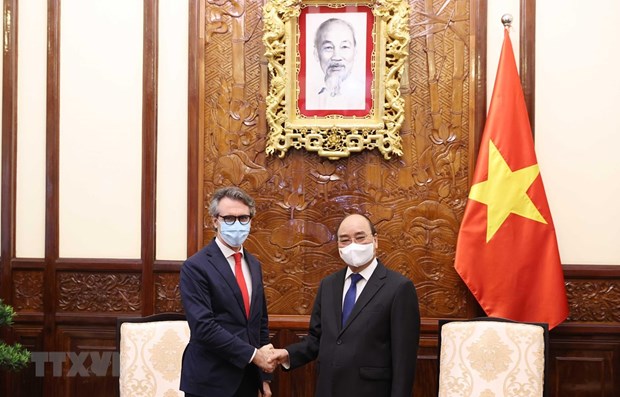 国家主席阮春福会见欧盟驻越南大使乔治·阿里贝蒂 hinh anh 1