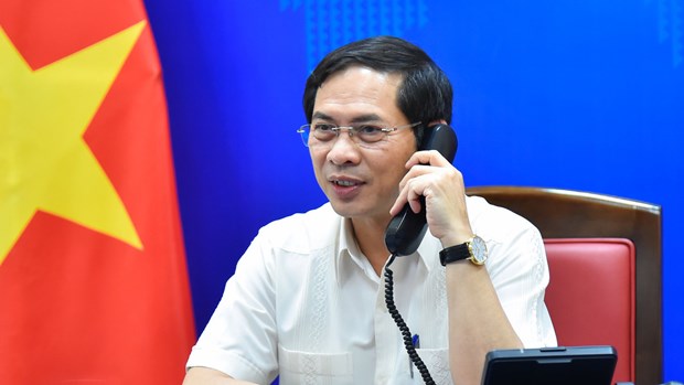 越南外交部部长裴青山与挪威外交大臣瑟雷德通电话 hinh anh 2