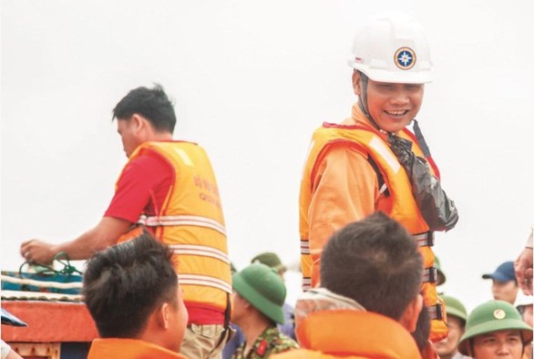 越南一名搜救员荣获国际海事组织的海上特别勇敢奖 hinh anh 1