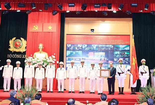 国家主席阮春福出席人民安全力量传统日75周年纪念典礼 hinh anh 1