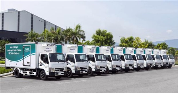 茱莱长海向卫生部移交126辆疫苗专用运输车和移动疫苗接种车 hinh anh 1