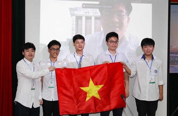 越南六名学生参加2021年国际数学奥林匹克竞赛 hinh anh 1