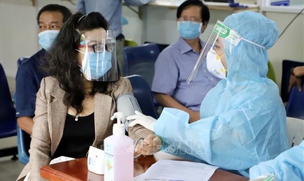 新冠肺炎疫情：军队在胡志明市开展全面消毒与灭菌工作 hinh anh 2