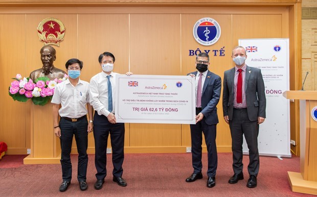 越南卫生部接收由阿斯利康制药有限公司捐赠的15万盒非传染性疾病药品 hinh anh 1