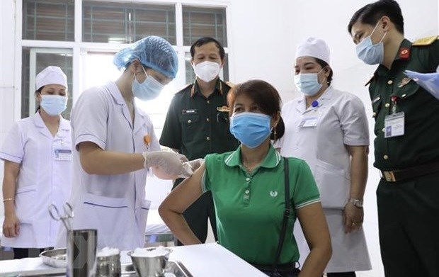 Nano Covax新冠疫苗三期人体试验 为1.2万名志愿者接种第二针 hinh anh 1