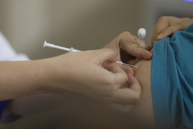 新冠肺炎疫情：越南再有一个新冠疫苗获批开展临床研究和试验 hinh anh 1