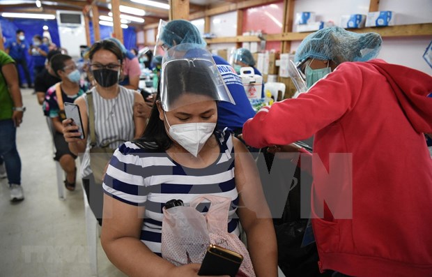 东南亚疫情：泰国单日新增确诊病例创新高 菲律宾延长针对10国的入境禁令 hinh anh 1