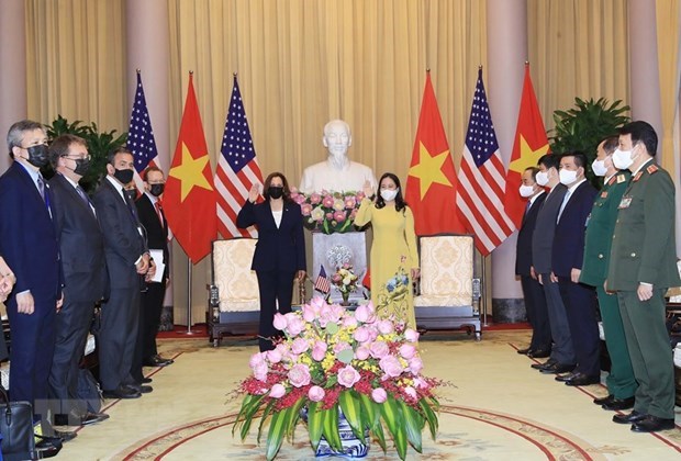 国家副主席武氏映春主持仪式 欢迎美国副总统哈里斯访问越南 hinh anh 1