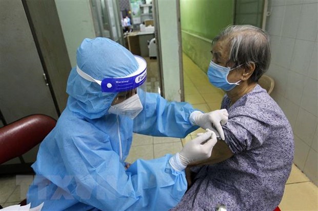 截至目前8月31日胡志明市接种新冠疫苗621万多剂次 hinh anh 1