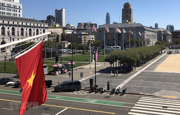 越南国庆76周年：越南国旗升旗仪式在美国旧金山举行 hinh anh 1