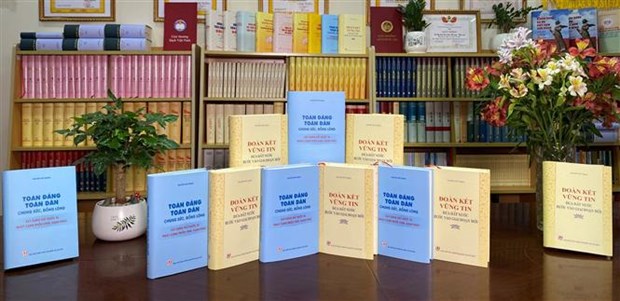 越共中央总书记阮富仲的两本著作出版发行 hinh anh 2