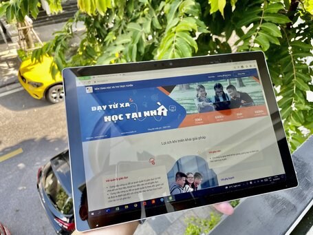 越南企业继续助力“为学生提供互联网和电脑”项目 hinh anh 2