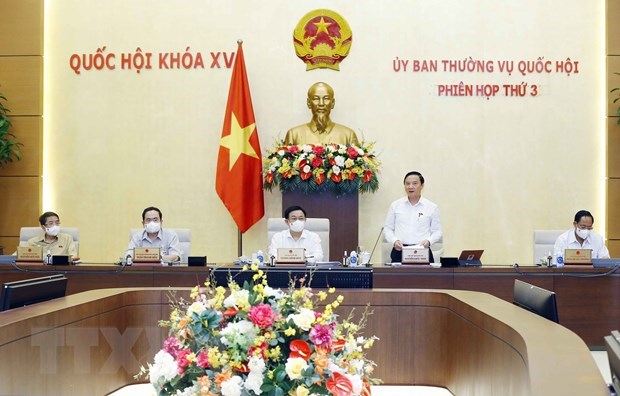 越南国会常务委员会第三次会议：对许多重要内容提出意见 hinh anh 1
