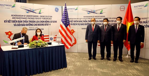 越南国家主席阮春福出席越竹航空与美国通用电气航空价值达20亿美元的合作协议签署仪式 hinh anh 1