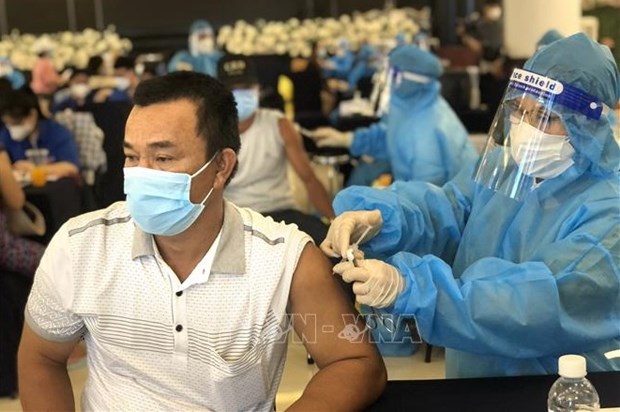越南卫生部发文要求各省市加快推进新冠疫苗接种工作 hinh anh 1