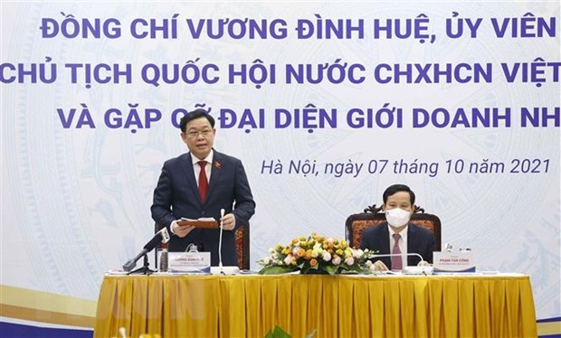 国会主席王廷惠与越南企业家会面 hinh anh 1