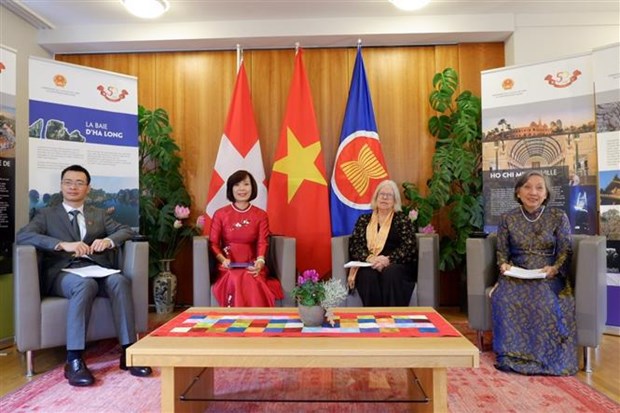 越南驻日内瓦和伯尔尼代表机构配合举行2021年瑞士越南日 hinh anh 1