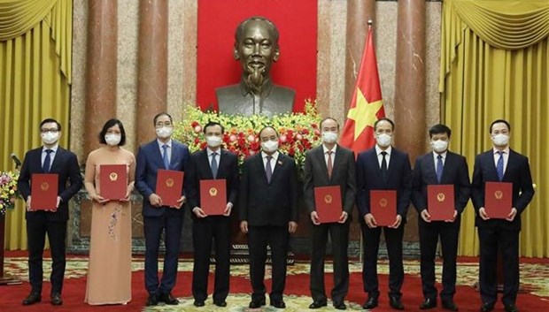 越南国家主席阮春福委任8位新驻外大使 hinh anh 1
