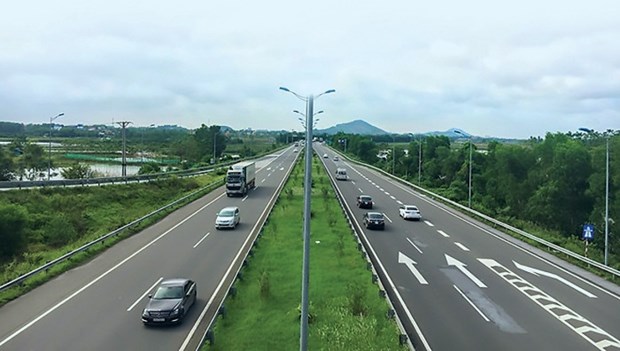 老挝研究连接首都万象与越南的新高速公路 hinh anh 1
